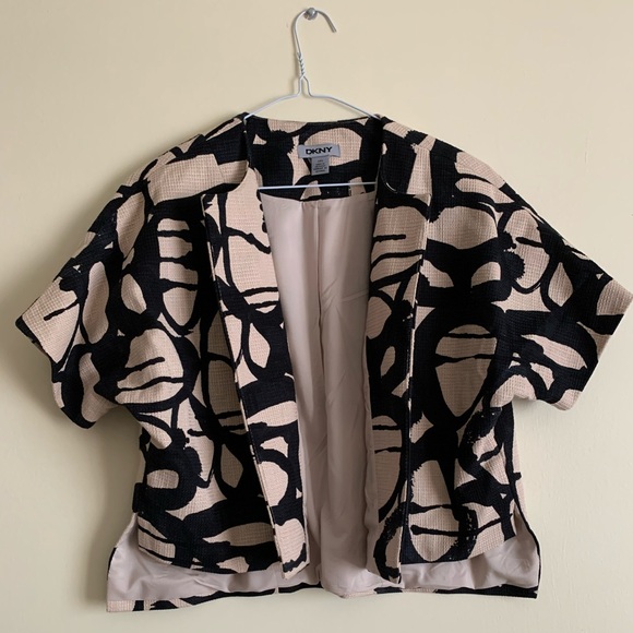Cropped DKNY short sleeve blazer - Picture 2 of 6